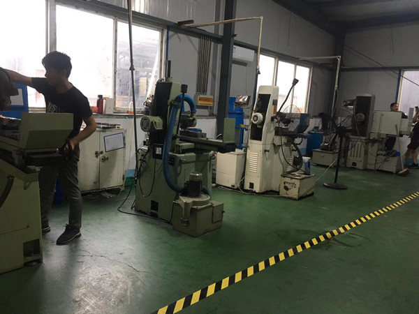 1623289859816380.jpg 二車間磨床.jpg